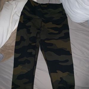 VS Pink ultimate camo leggings